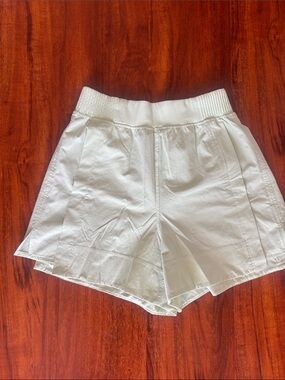 lululemon athletic light green High-Rise Pleated Stretch Shorts